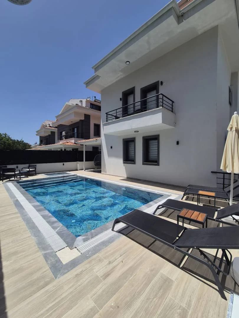 Fethiye Ölüdeniz'de Merkezi Konumda, Özel Havuzlu, Ferah Villa görsel 2