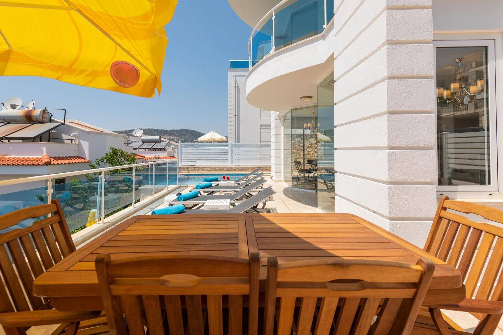 Kaş Kalkan'da Deniz Manzaralı, Özel Havuzlu, Konforlu Villa görsel 3