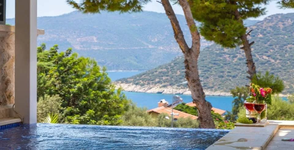Kaş Kalkan'da Denize Yürüme Mesafesinde, Özel Havuzlu, Teraslı Villa görsel 2