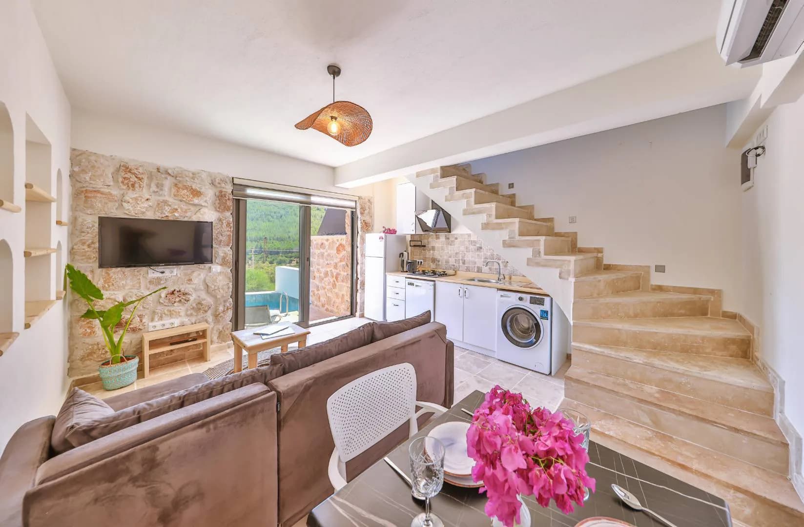 Kaş Çukurbağ'da Doğa Manzaralı, Özel Havuzlu, Taş Villa görsel 2