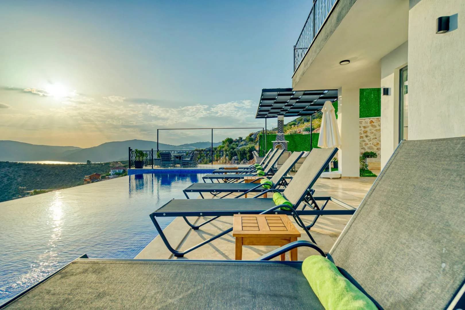 Kaş Bezirgan'da Merkeze Yakın, Özel Havuzlu ve Jakuzili, Kiralık Villa görsel 3