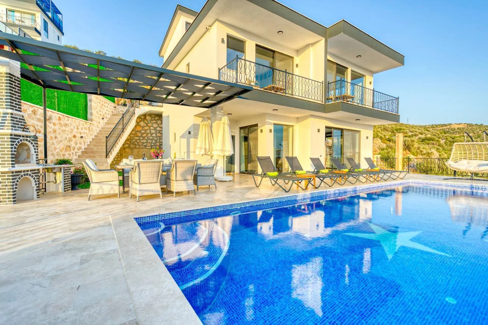 Kaş Bezirgan'da Merkeze Yakın, Özel Havuzlu ve Jakuzili, Kiralık Villa görsel 2