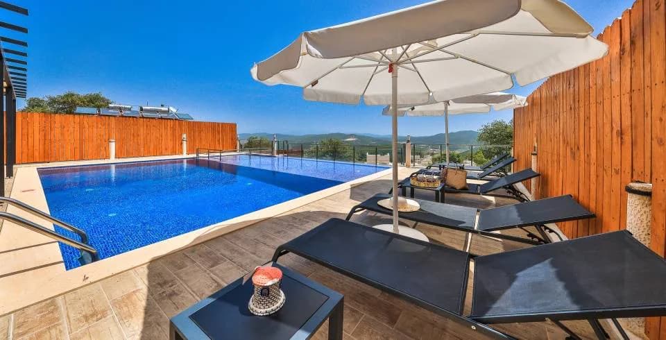 Kaş Pınarbaşı'nda Sakin Konumda, Özel Havuzlu, Modern Villa görsel 3