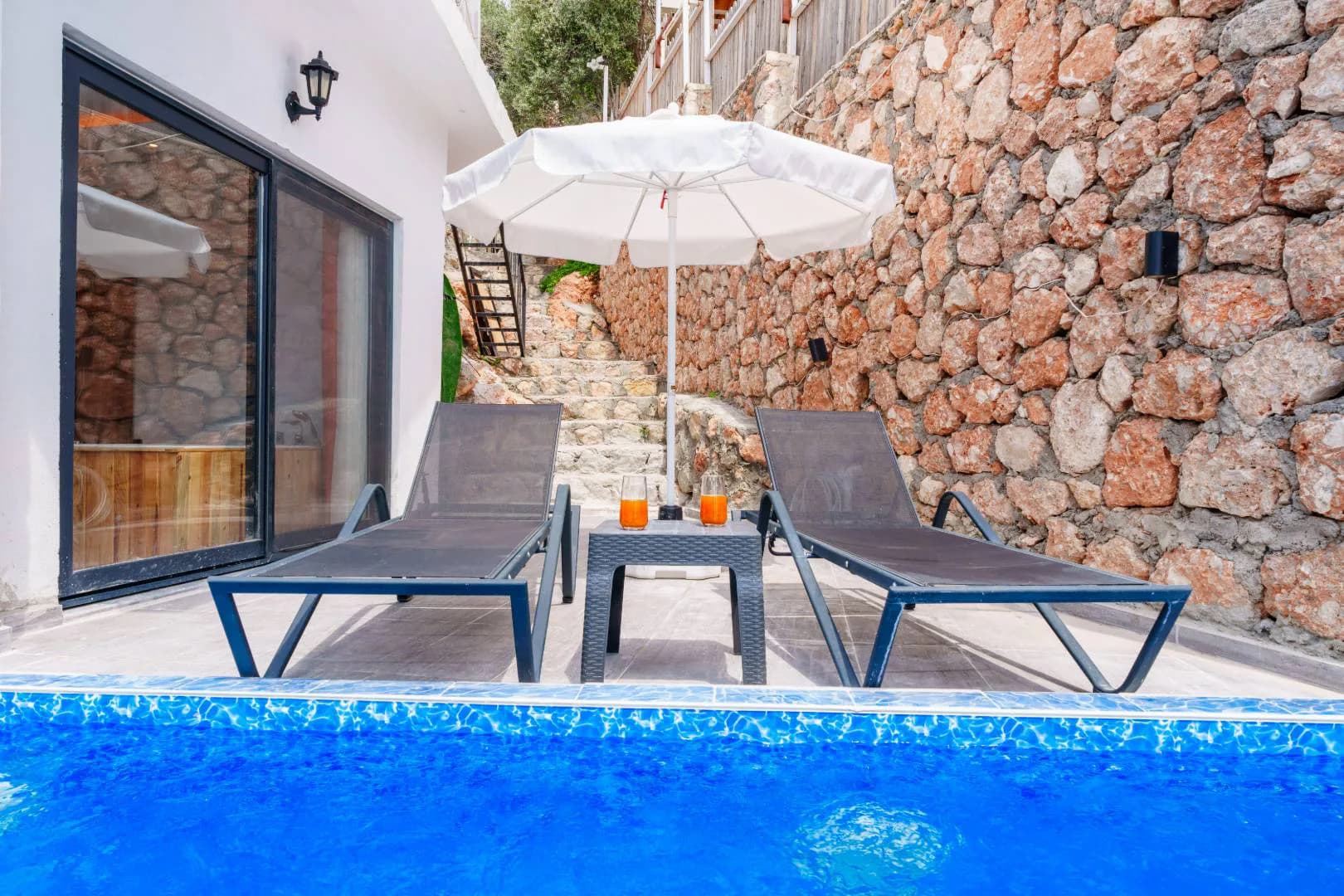 Kalkan Akbel'de Çekirdek Ailelere Uygun, Özel Havuzlu, Jakuzili Villa görsel 2