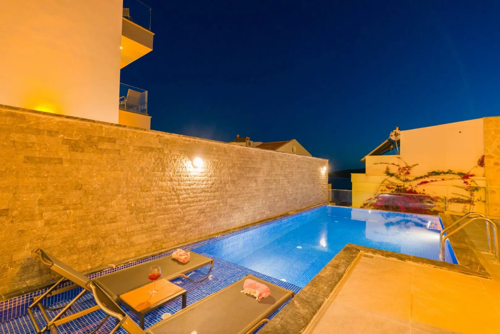 Kaş Kalkan'da Muhteşem Deniz Manzaralı, Özel Havuzlu, Jakuzili Villa görsel 3