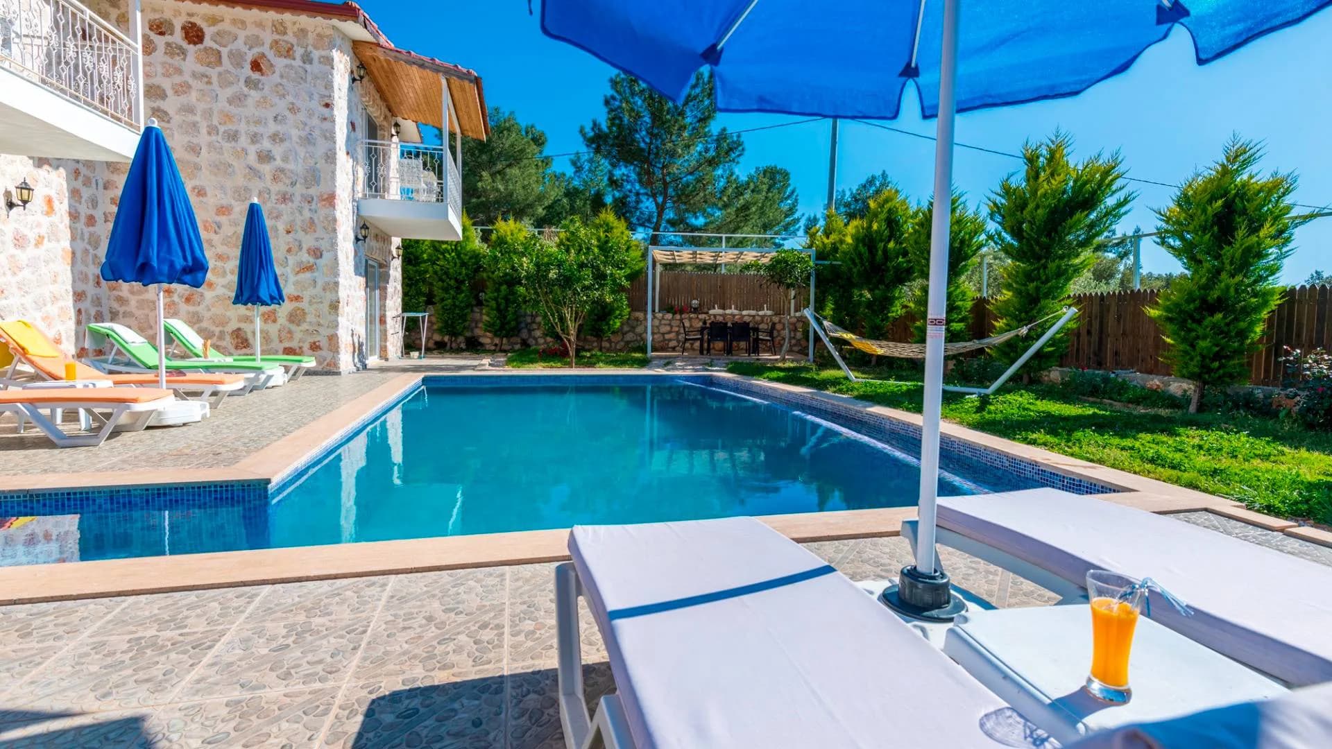 Kaş Üzümlü'de Geniş Bahçeli, Özel Havuzlu, 3+1 Taş Villa görsel 2