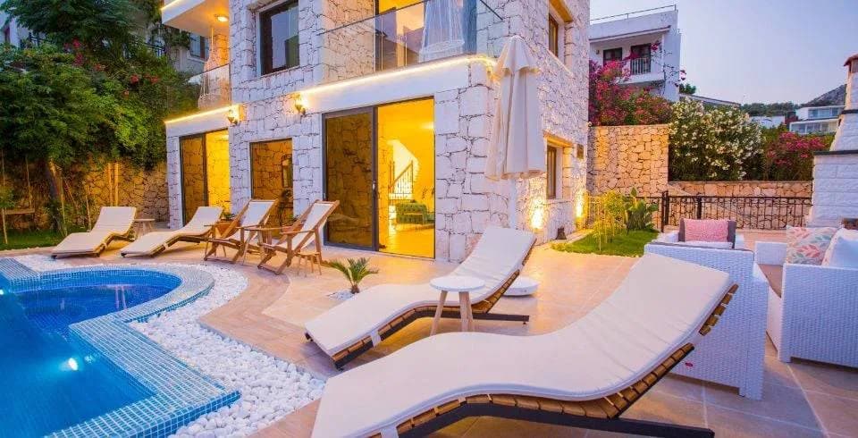 Kaş Kalkan'da Denize Yakın, Özel Havuzlu, Modern Tasarımlı Villa görsel 2