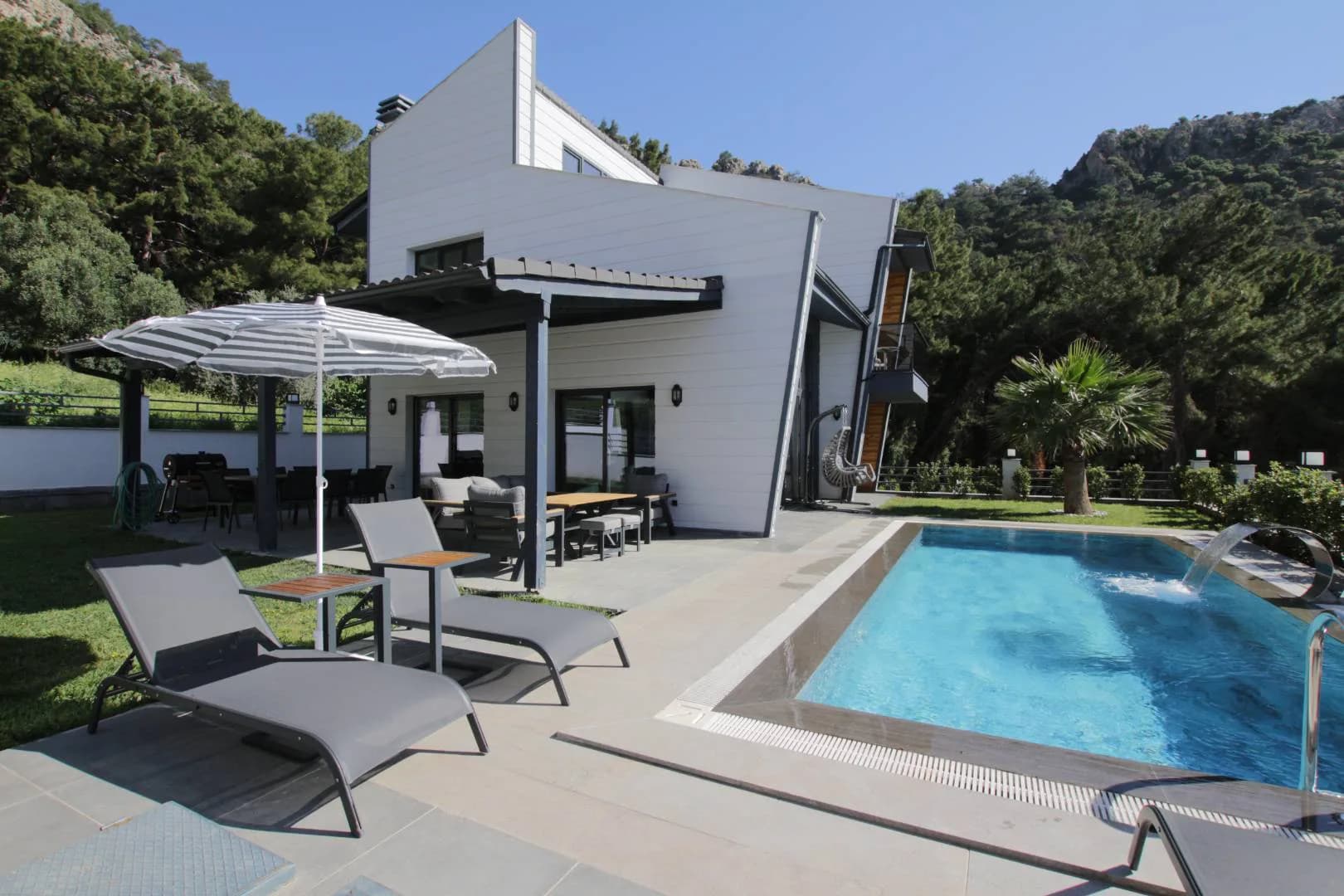 Marmaris Turunç'ta Enfes Doğa İçerisinde, Özel Havuzlu, Modern Villa görsel 3