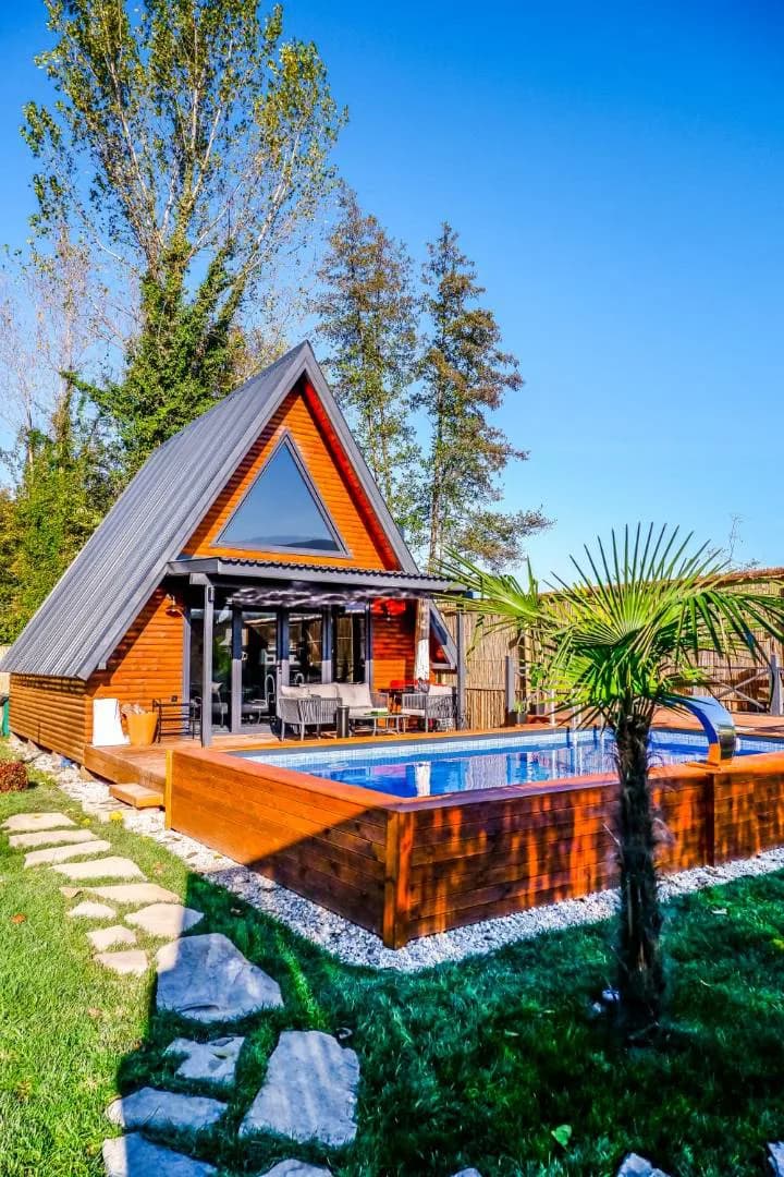 Sapanca Rüstempaşa'da Isıtmalı Havuzlu, Kahvaltı Dahil, Kiralık Bungalov görsel 3