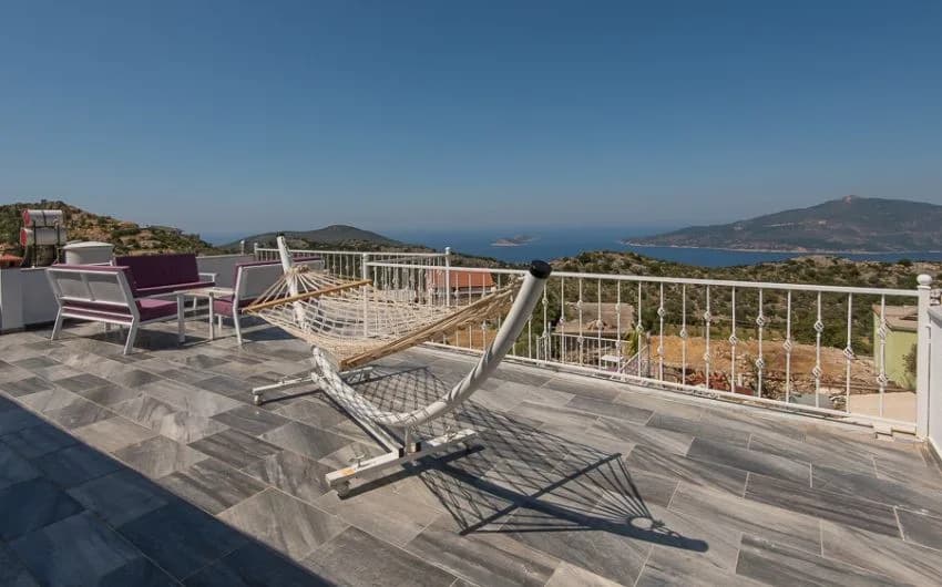 Kaş Bezirgan'da Göz Alıcı Deniz Manzaralı, Özel Havuzlu, Zarif Villa görsel 3