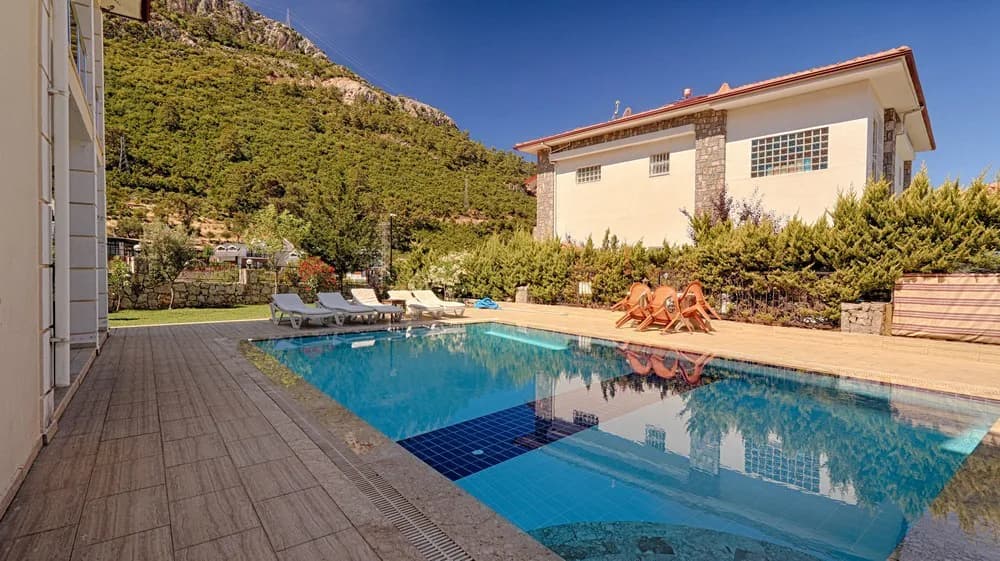 Fethiye Ölüdeniz'de Doğa Manzaralı, Özel Havuzlu, Kiralık Villa görsel 2