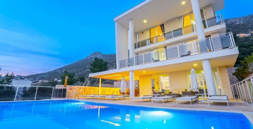 Kalkan'da Eşsiz Deniz Manzaralı, Özel Havuzlu, 5+1, Lüks Villa görsel 3