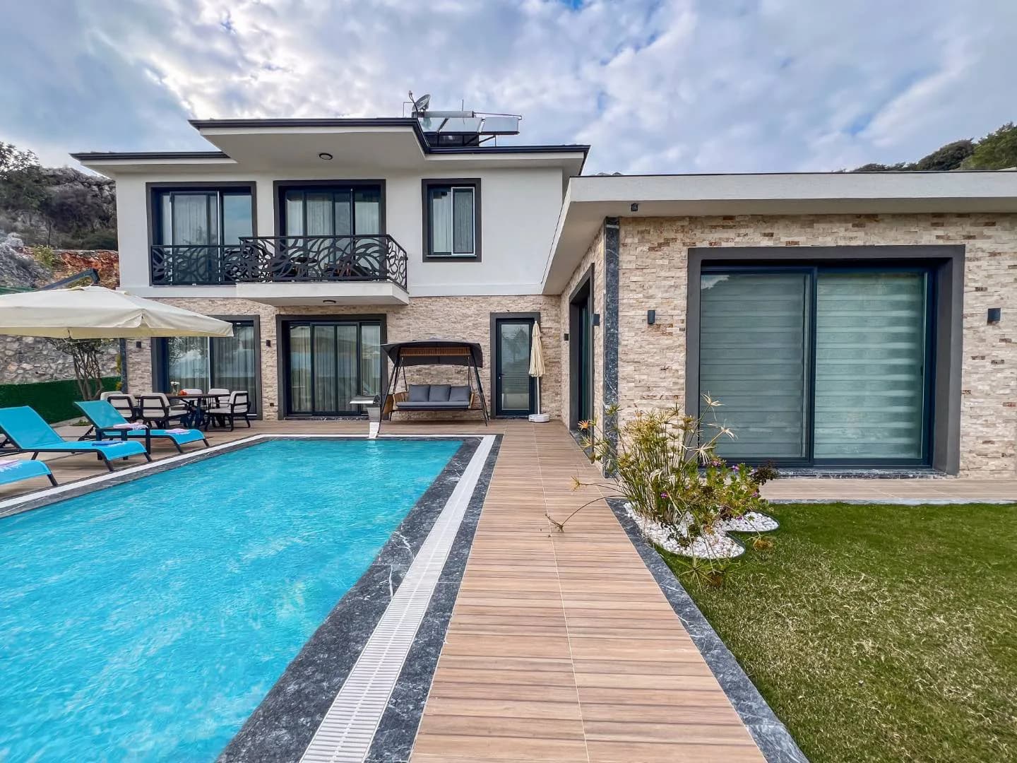 Fethiye Kayaköy’de Geniş Ailelere Uygun, Özel Havuzlu, 3+1 Villa görsel 3