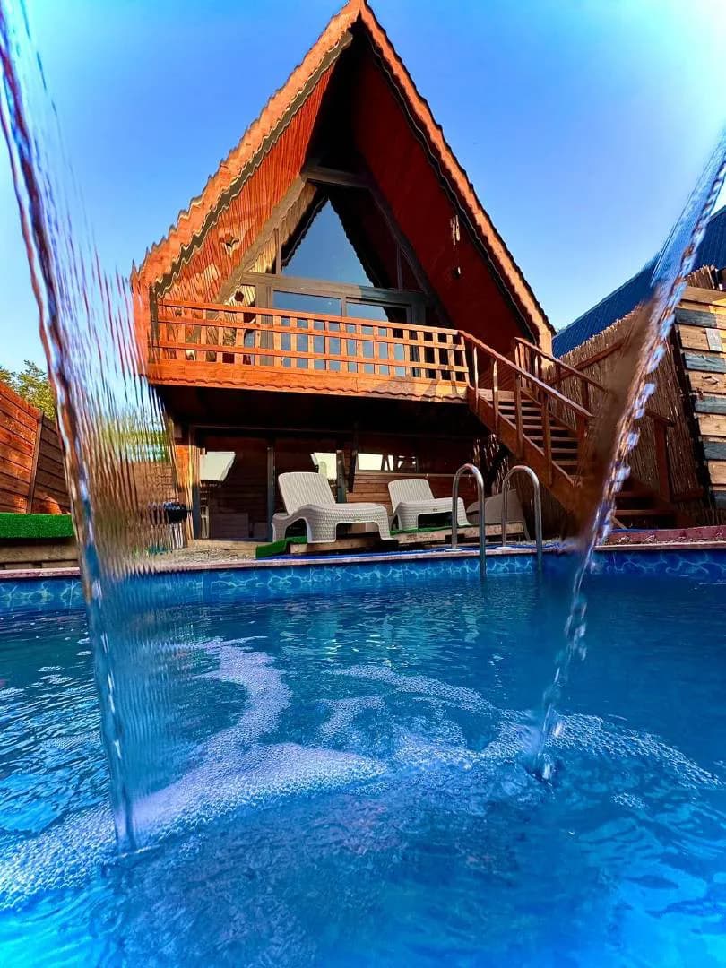 Sapanca Kuruçeşme'de Tesis İçerisinde, Özel Havuzlu, 2+1 Bungalov görsel 2
