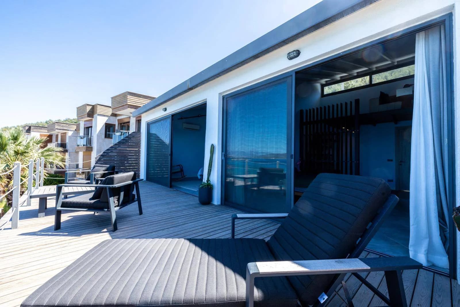 Bodrum Güvercinlik'te Denize Sıfır, 8 Kişilik, Modern Villa görsel 2