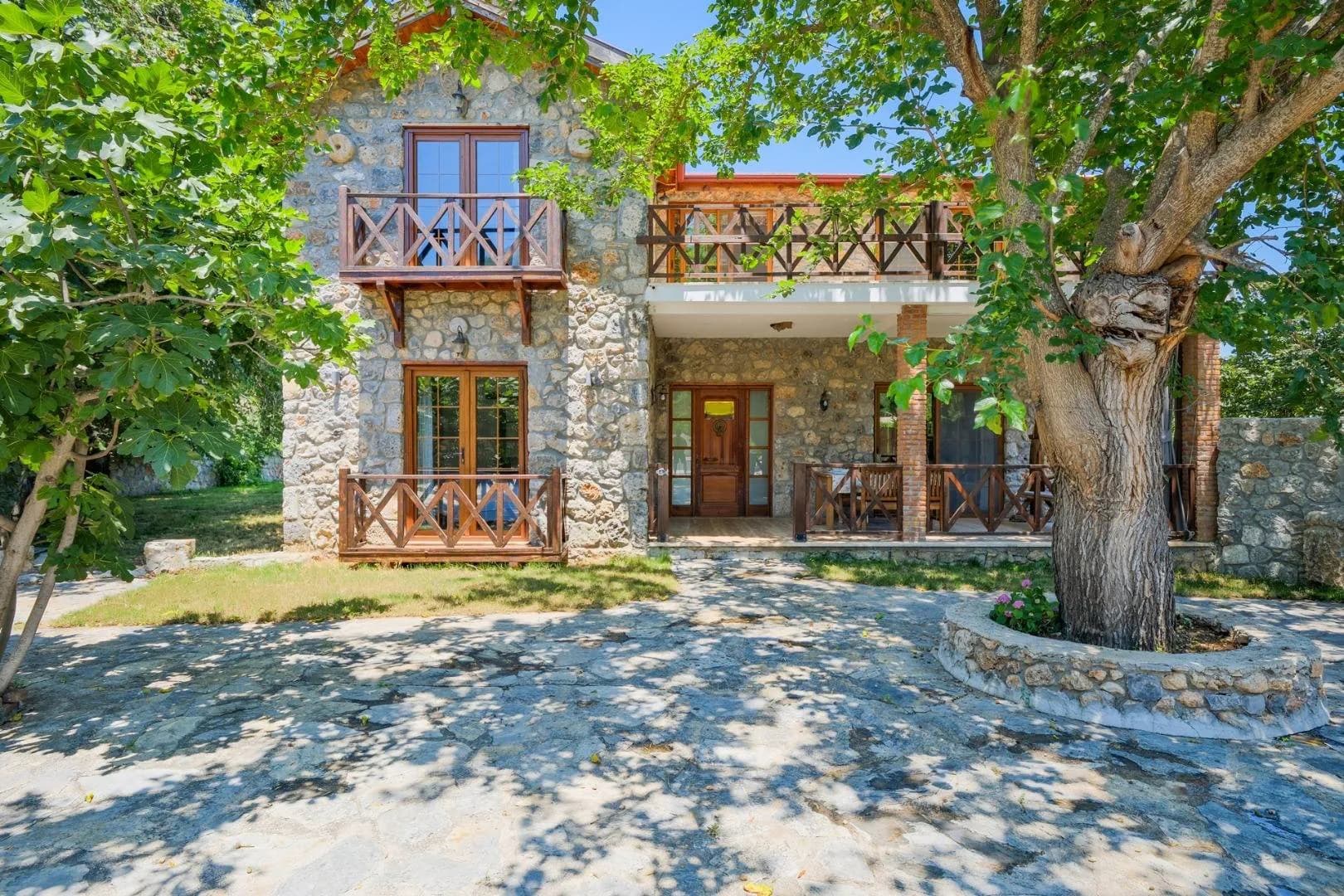 Fethiye Kayaköy'de Muhteşem Bahçe İçerisinde, Özel Havuzlu, Taş Villa görsel 2