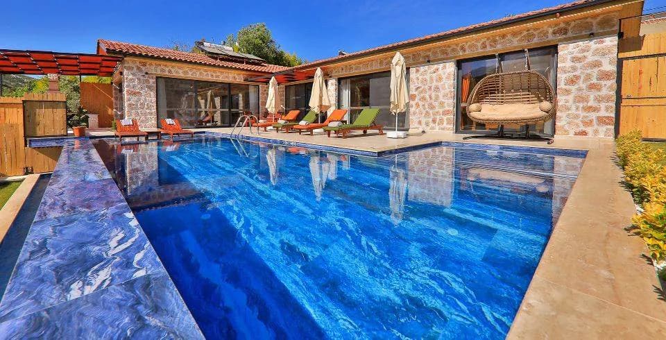 Kaş Sarıbelen'de Geniş Bahçeli, Özel Havuzlu, Modern Villa görsel 2