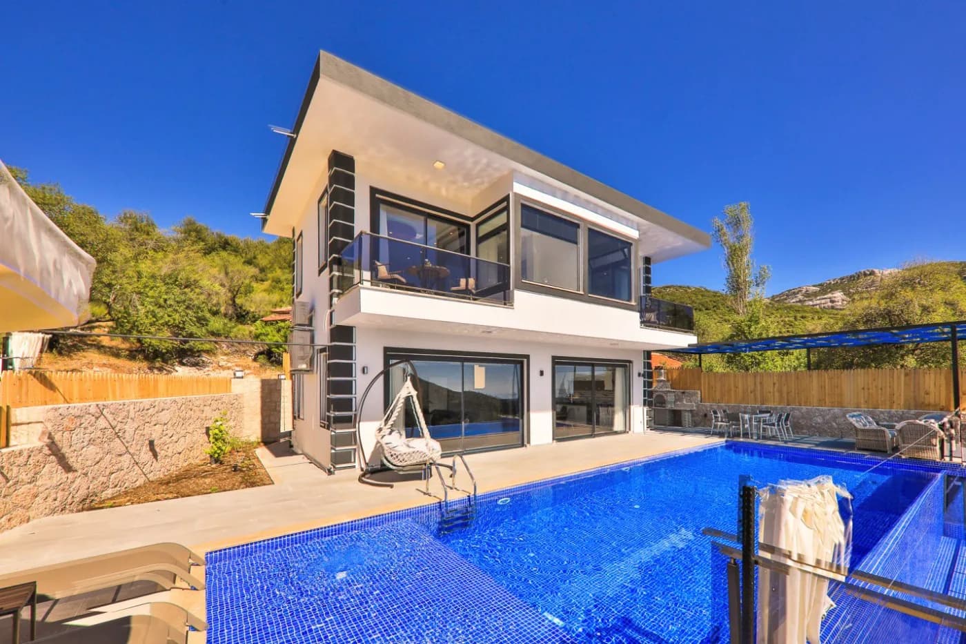 Kaş Sarıbelen'de Doğa ve Deniz Manzaralı, Özel Havuzlu, Jakuzili Villa görsel 2