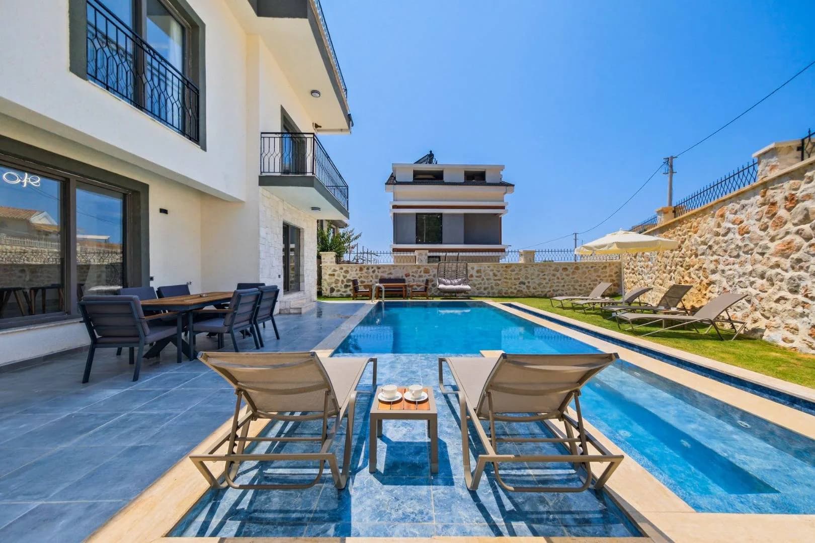 Fethiye Faralya'da Nezih Konumda, Özel Havuzlu, İkiz Villa görsel 3