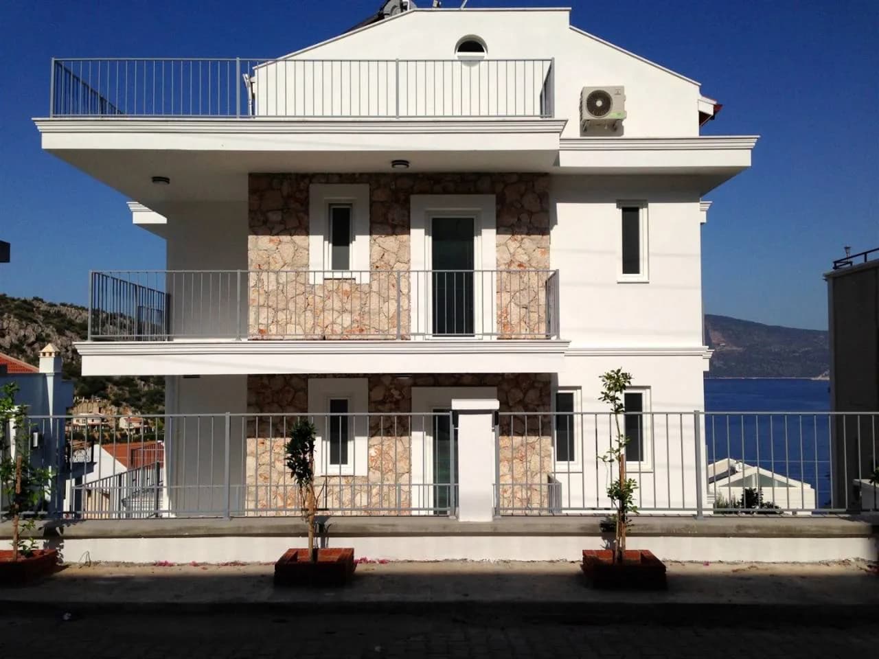 Kaş Kalkan'da Merkeze Yakın Konumda, Özel Havuzlu, Geniş Villa görsel 3