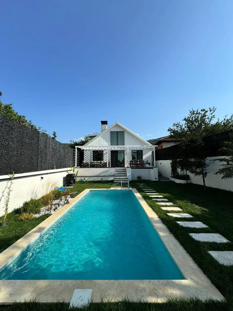 Sapanca Kurtköy'de Geniş Bahçeli, Özel Havuzlu, Modern Villa görsel 2