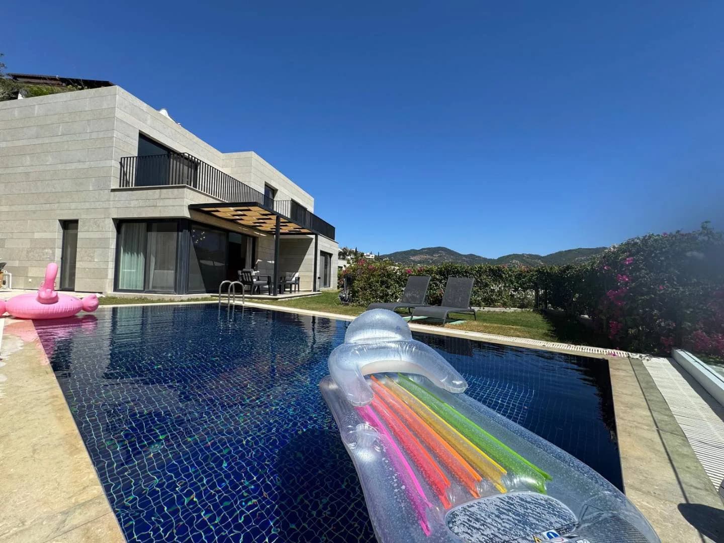 Bodrum Yalıkavak'ta Modern Tasarımlı, Özel Havuzlu, Kiralık Villa görsel 2
