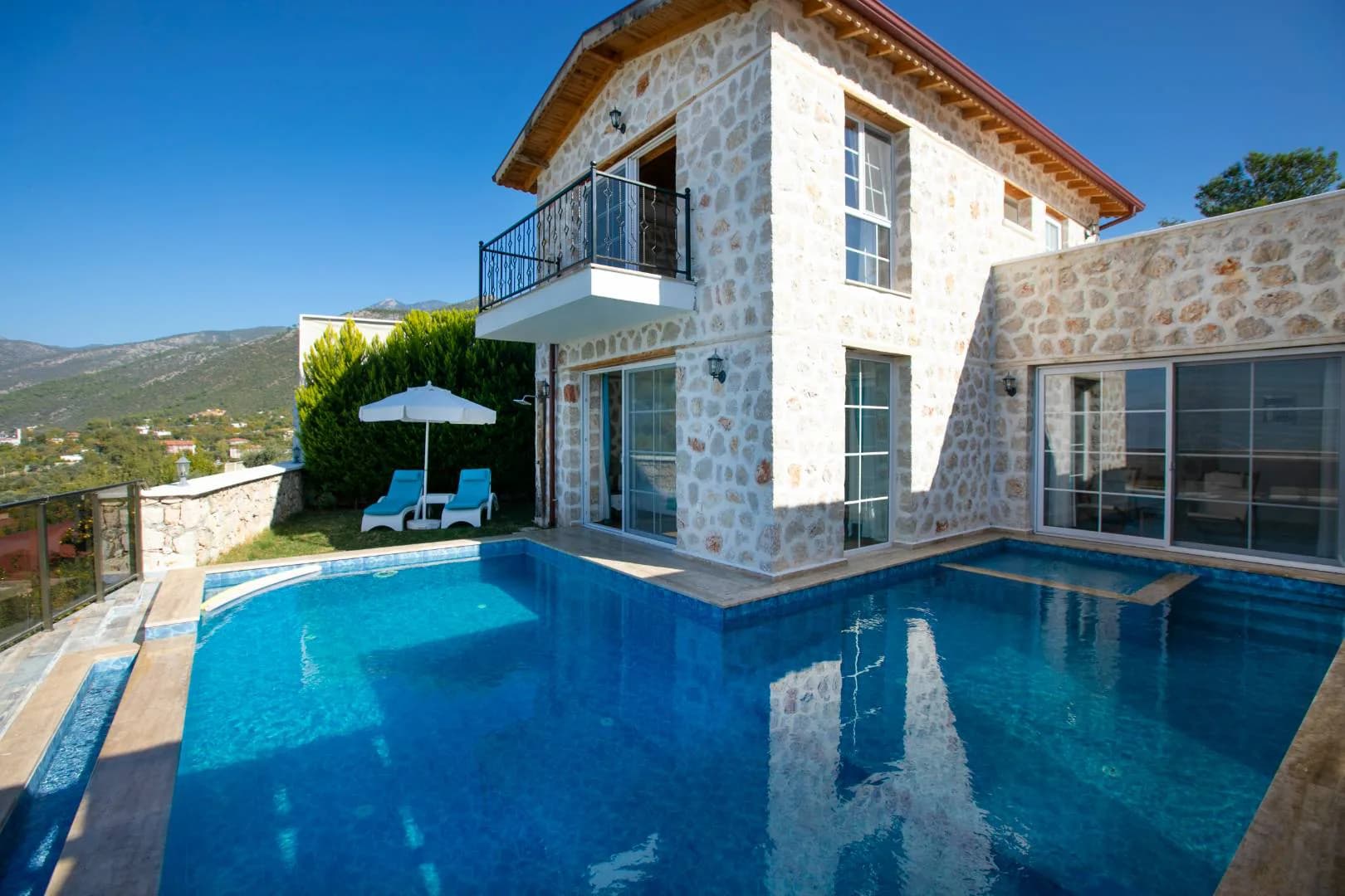 Kaş Üzümlü'de Enfes Doğa'da, Özel Havuzlu, Taş Villa görsel 2