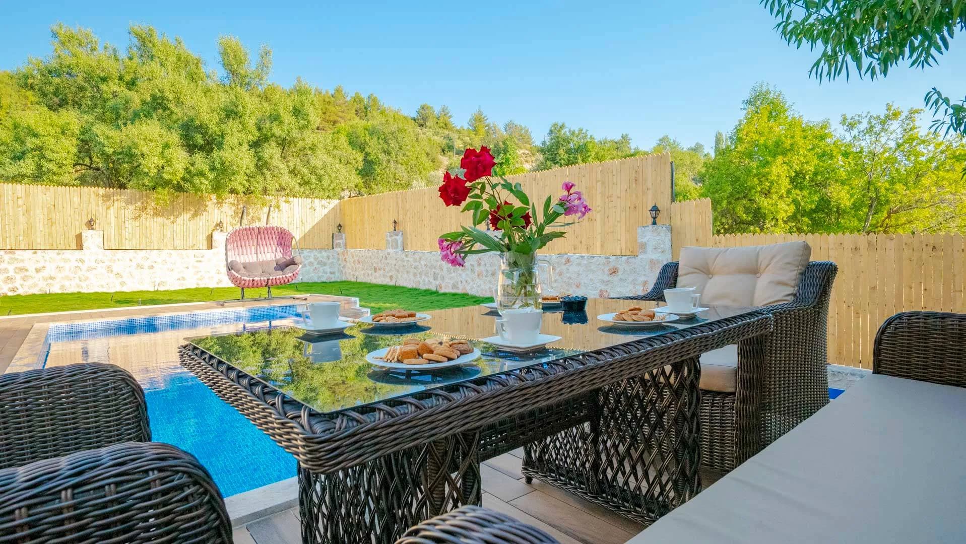 Kaş Sarıbelen'de Yemyeşil Bahçe İçerisinde, Özel Havuzlu, 2+1 Villa görsel 3
