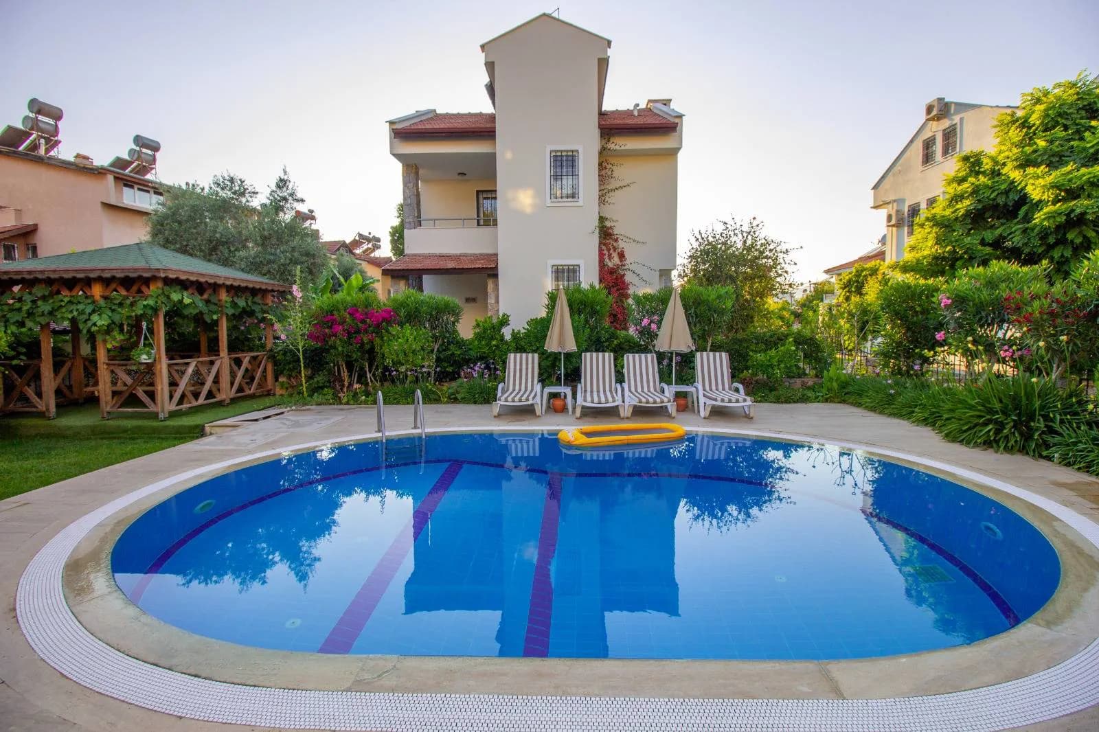 Fethiye Çiftilk'de Denize Yakın, Özel Havuzlu, Konforlu Villa görsel 3