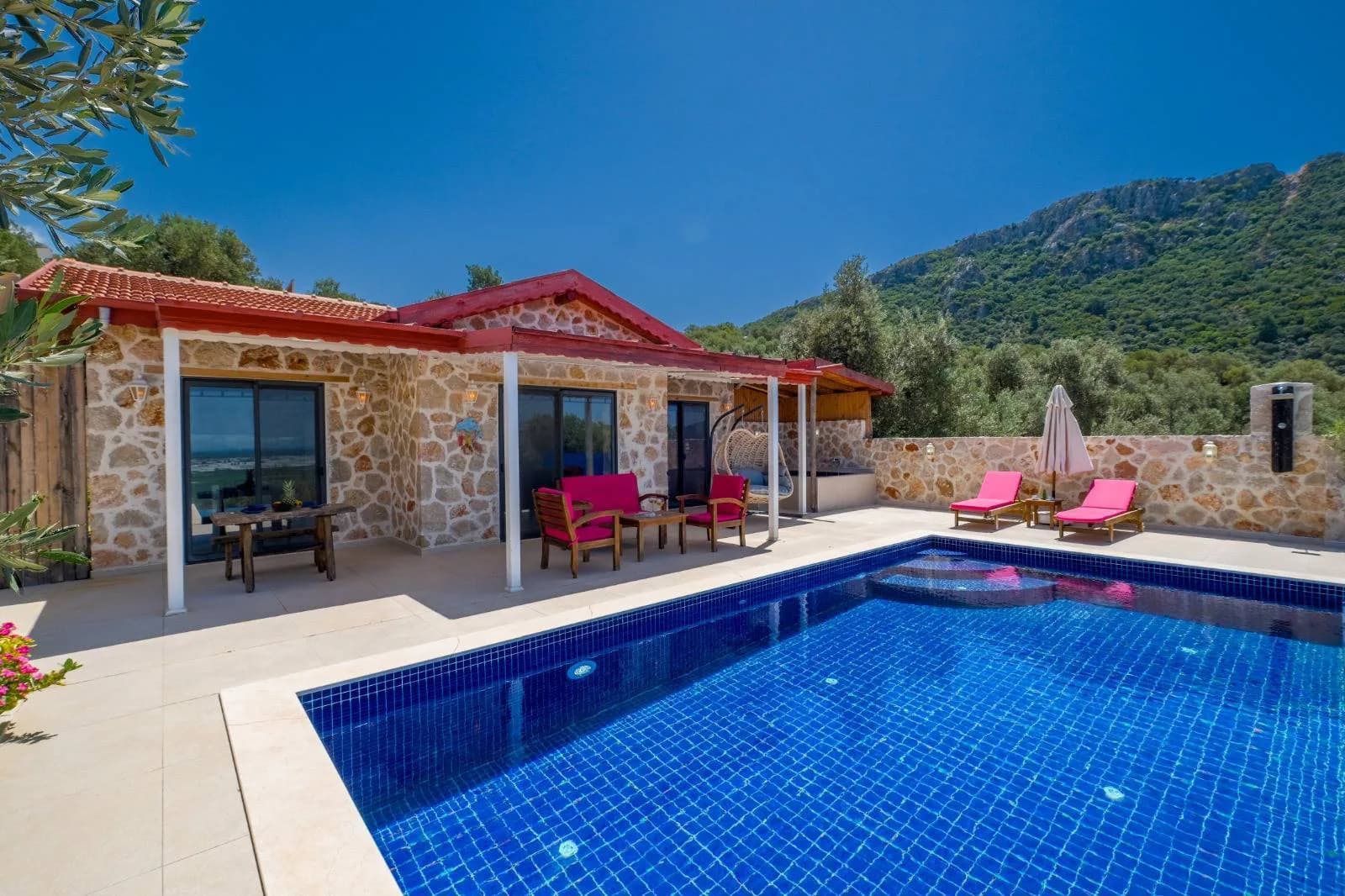 Kaş Üzümlü'de Balayı Çiftlerine Uygun, Özel Havuzlu, Romantik Villa görsel 3