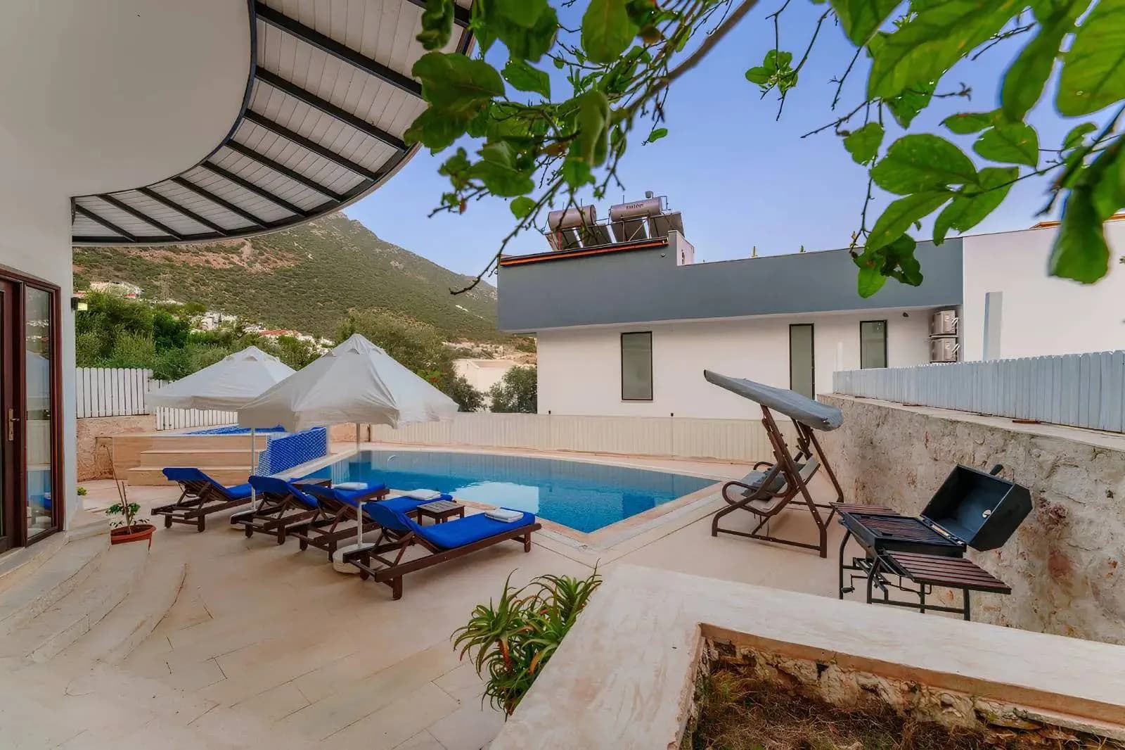 Kaş Kalkan'da Merkezi Konumda, Özel Havuzlu, Konforlu Villa görsel 3