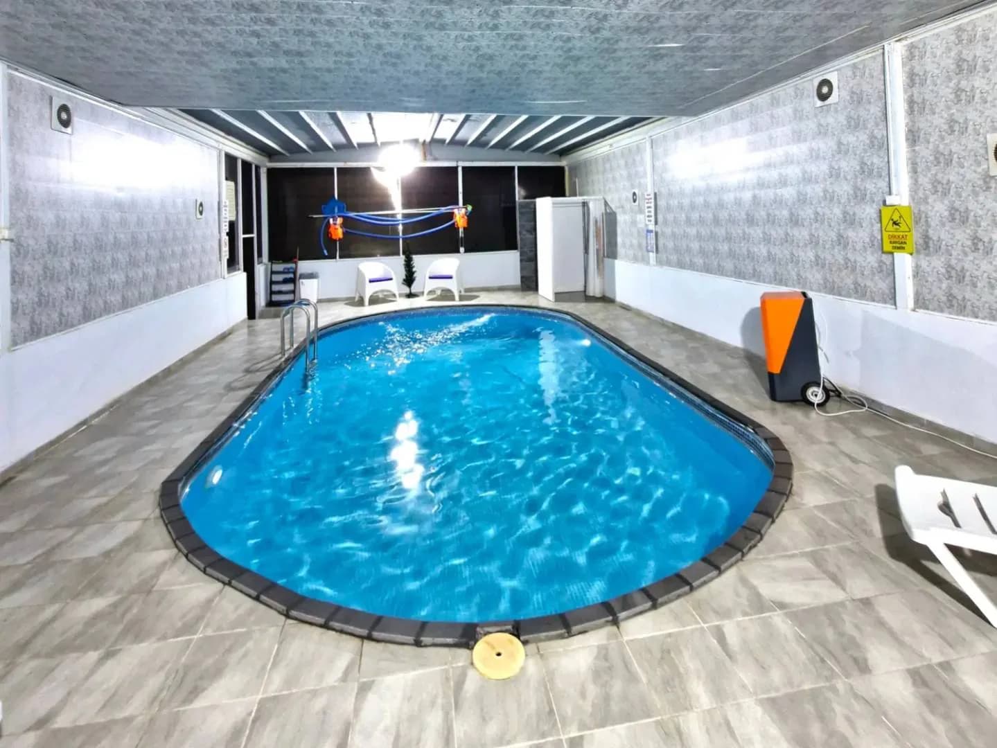 Sapanca Fevziye'de Kalabalık Ailelere Uygun, Kapalı Havuzlu, Kiralık Villa görsel 2