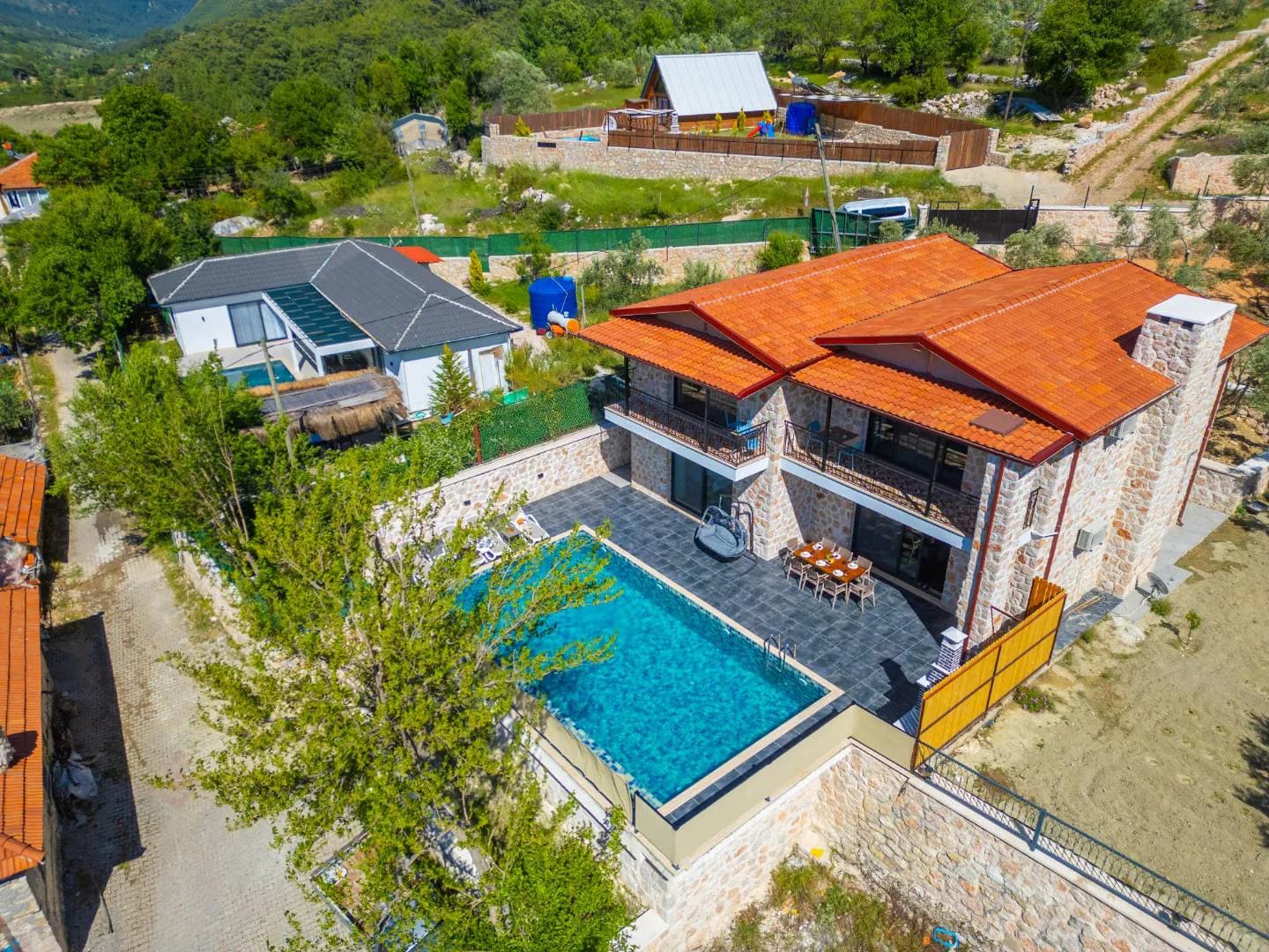 Kaş Hacıoğlan'da Otantik Tasarımlı, Özel Havuzlu, Modern Villa görsel 3