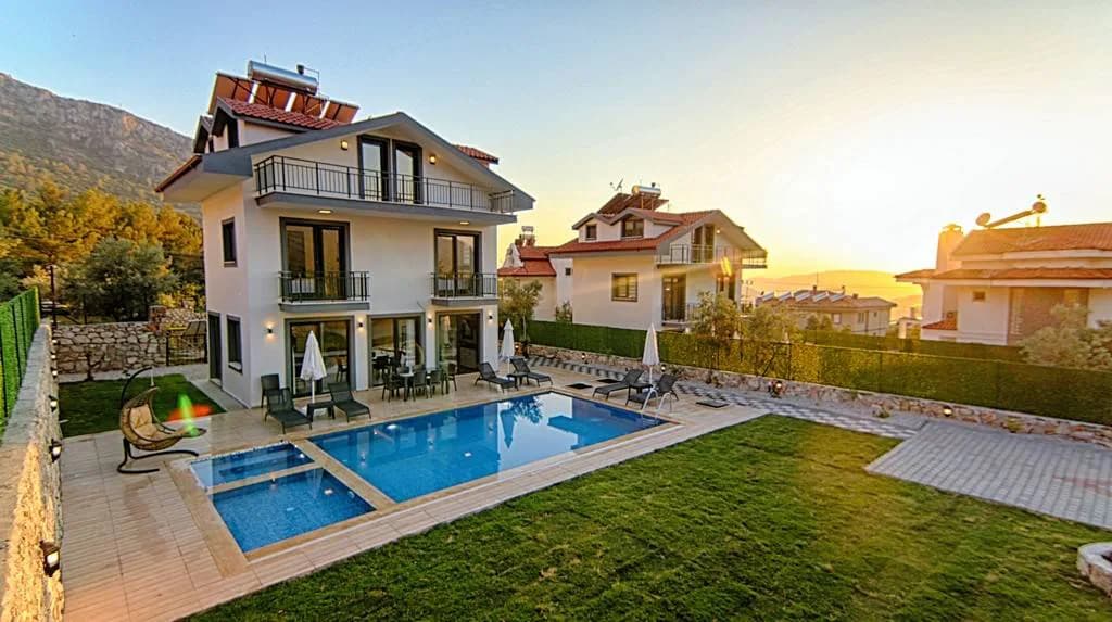 Fethiye Ölüdeniz'de Sakin Konumda, Özel Havuzlu, 4+1 Lüks Villa görsel 3