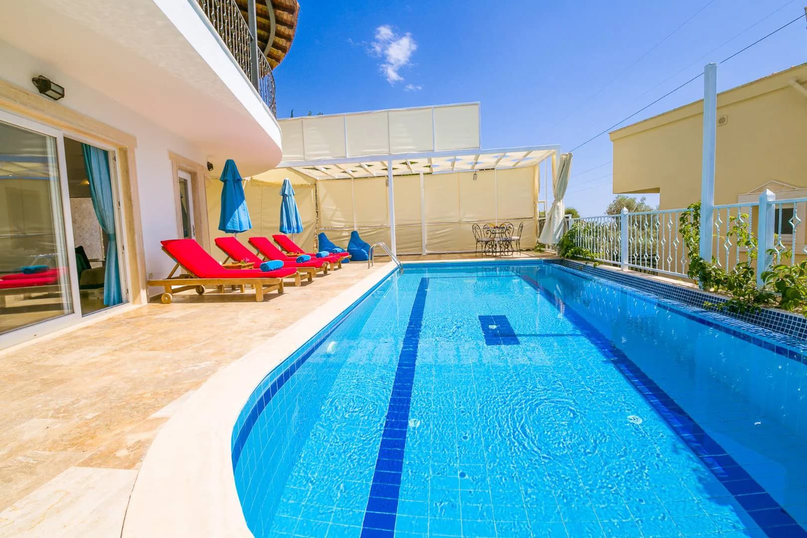 Kaş Kalkan'da Merkezi Konumda, Özel Havuzlu, Manzaralı Villa görsel 3