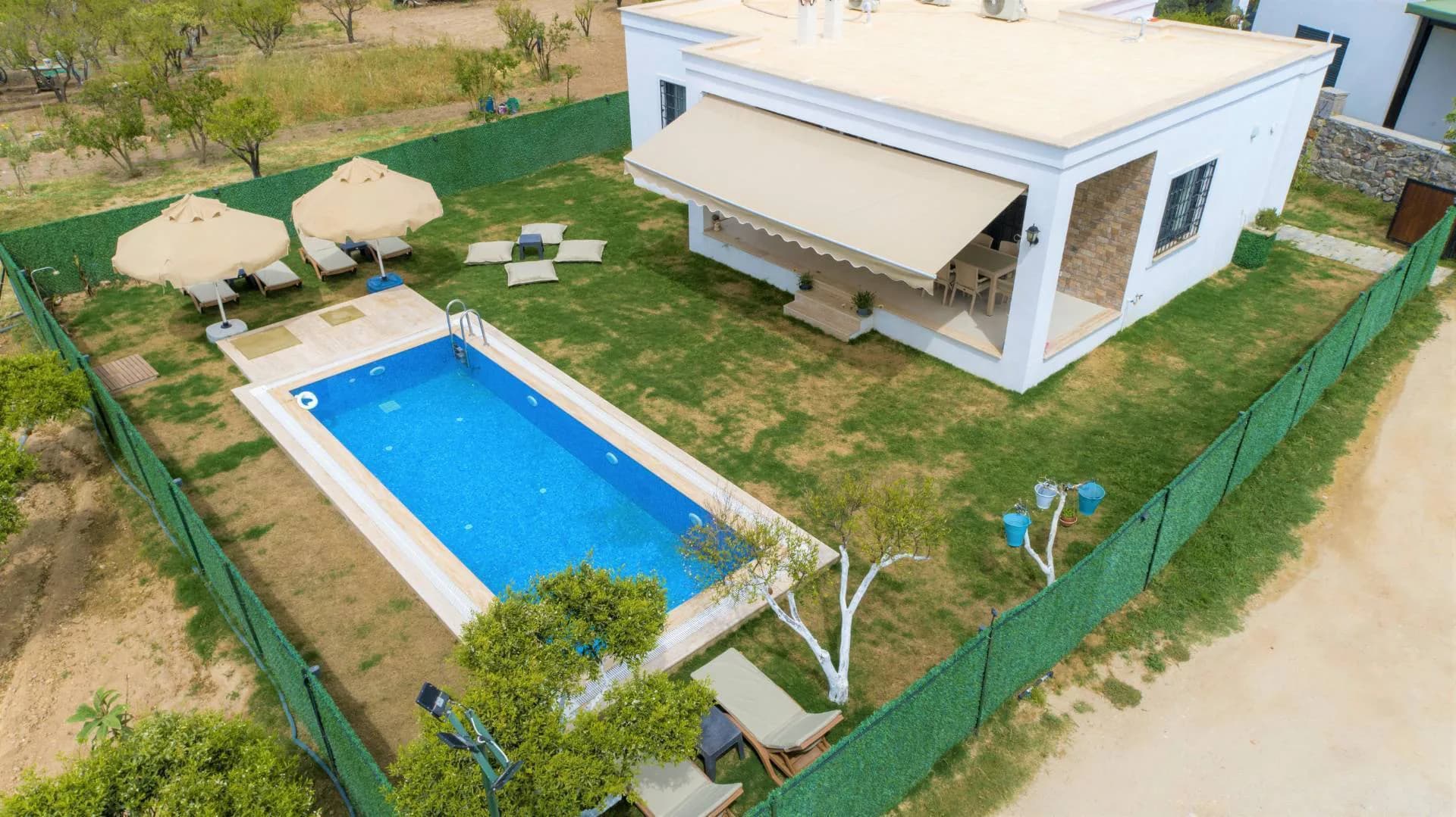 Muğla Bodrum'da Denize Yakın, Geniş Bahçeli, Lüks Kiralık Villa görsel 3