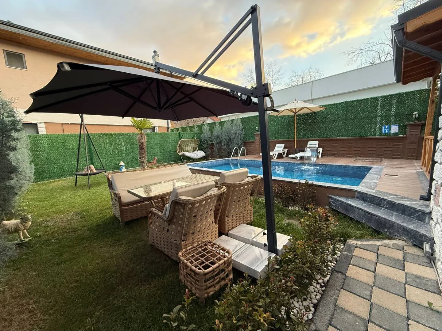 Sapanca Kırkpınar'da Merkeze Yakın, Isıtmalı Havuzlu, Lüks Villa görsel 3