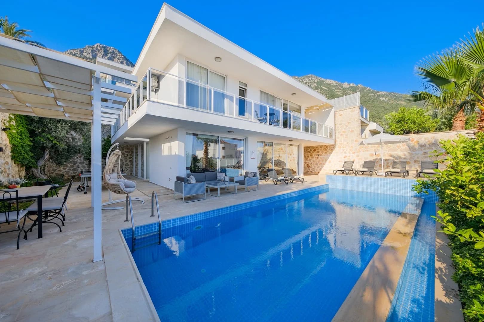 Kaş Kalkan'da Göz Alıcı Manzaralı, Özel Havuzlu, 4+1, Lüks Villa görsel 3