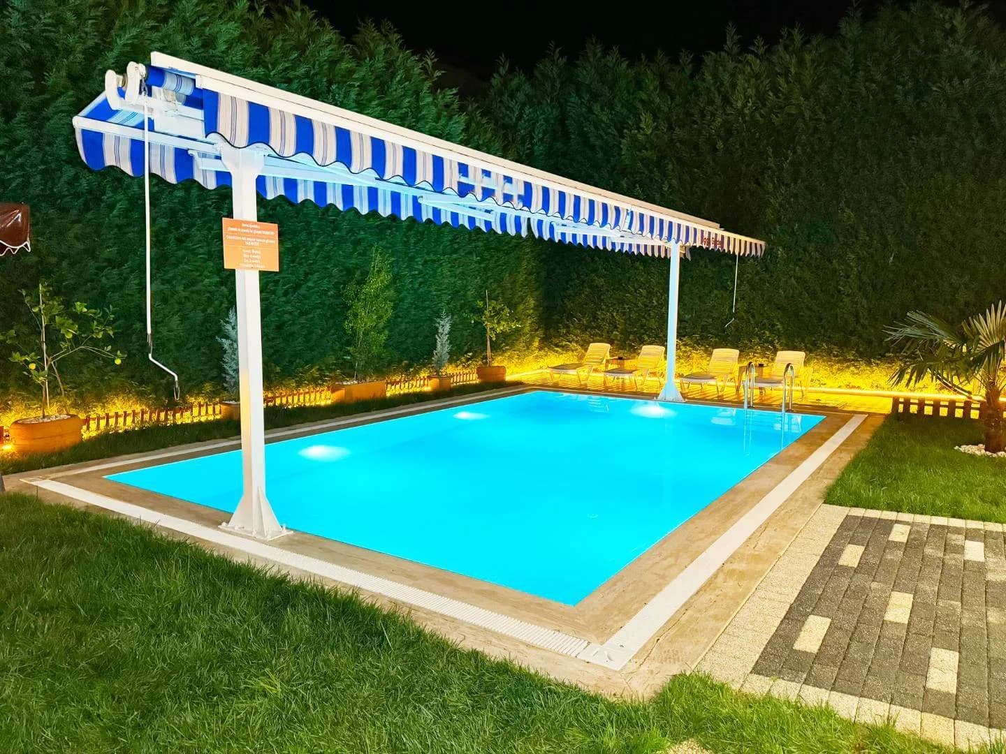 Sapanca'da Merkezi Konumda, Isıtmalı Havuzlu, 8 Kişilik Villa görsel 2