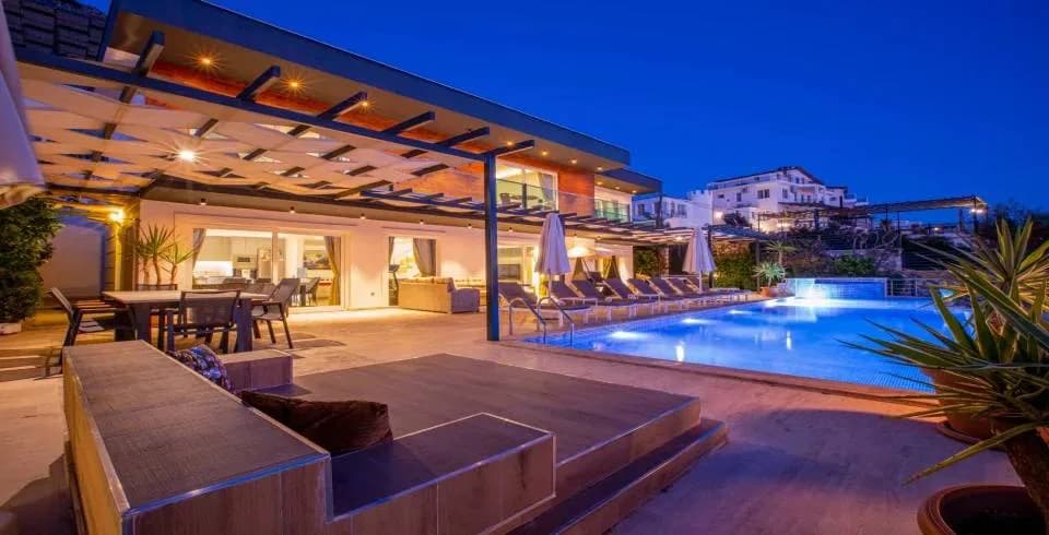 Kaş Bezirgan'da Muhteşem Manzaralı, Özel Havuzlu, Lüks Villa görsel 2