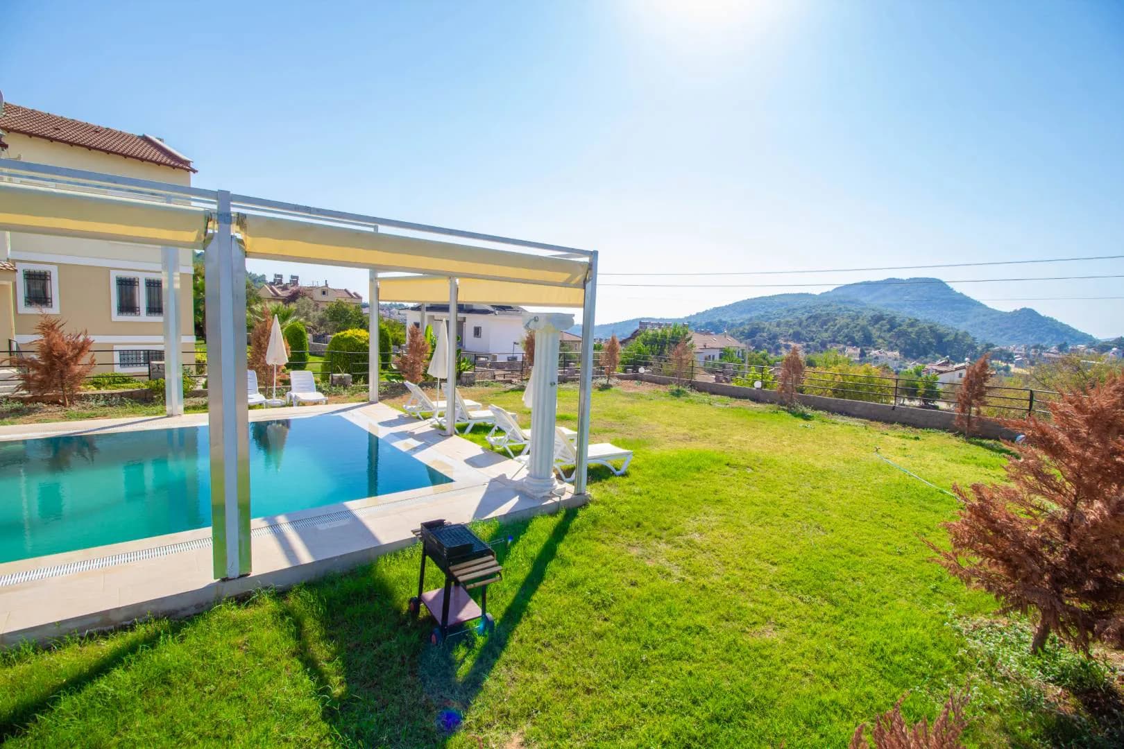 Fethiye Ölüdeniz'de Geniş Alanlara Sahip, Özel Havuzlu, Modern Villa görsel 2