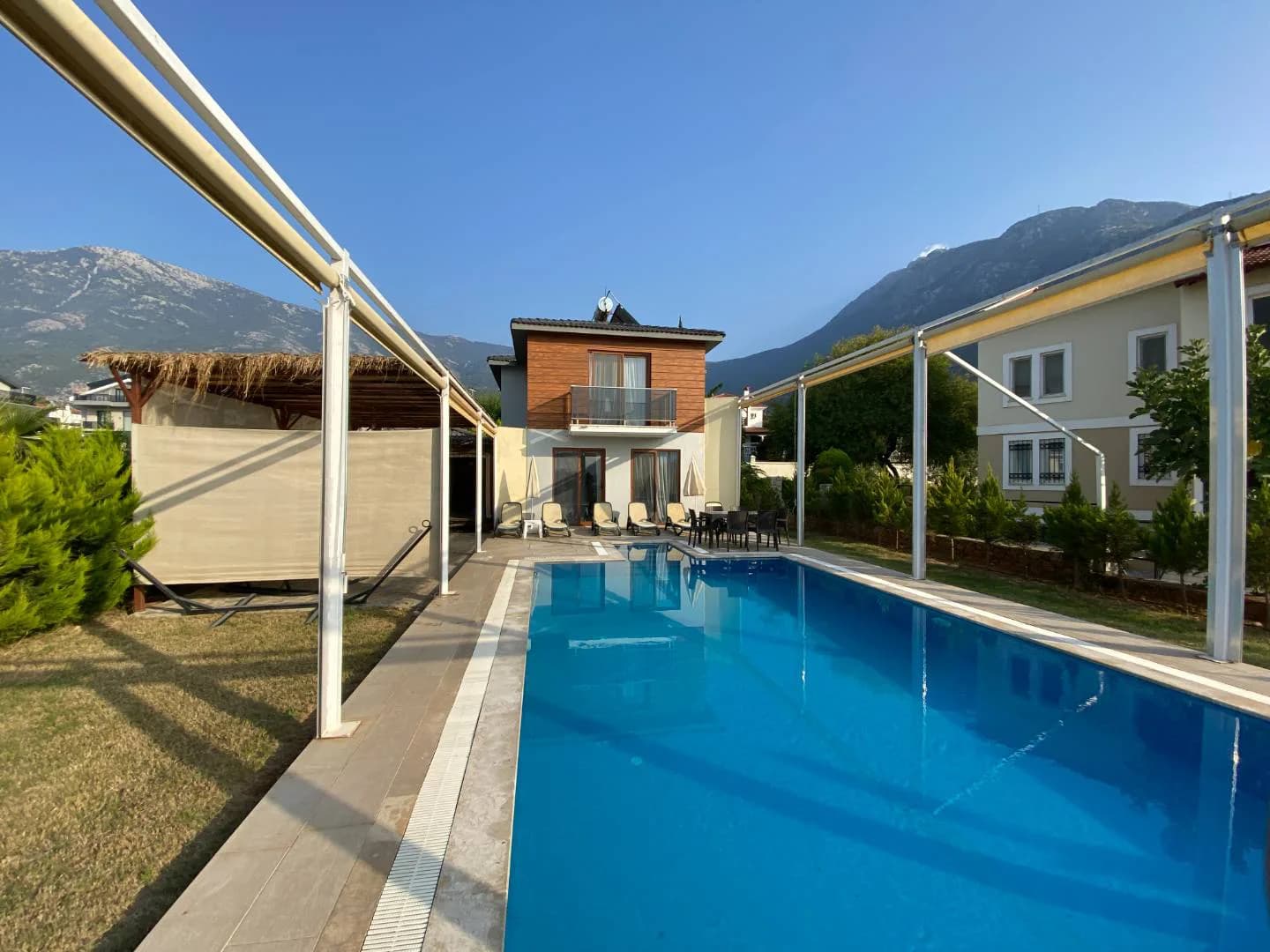 Fethiye Ölüdeniz'de Geniş Alanlara Sahip, Özel Havuzlu, Modern Villa görsel 3