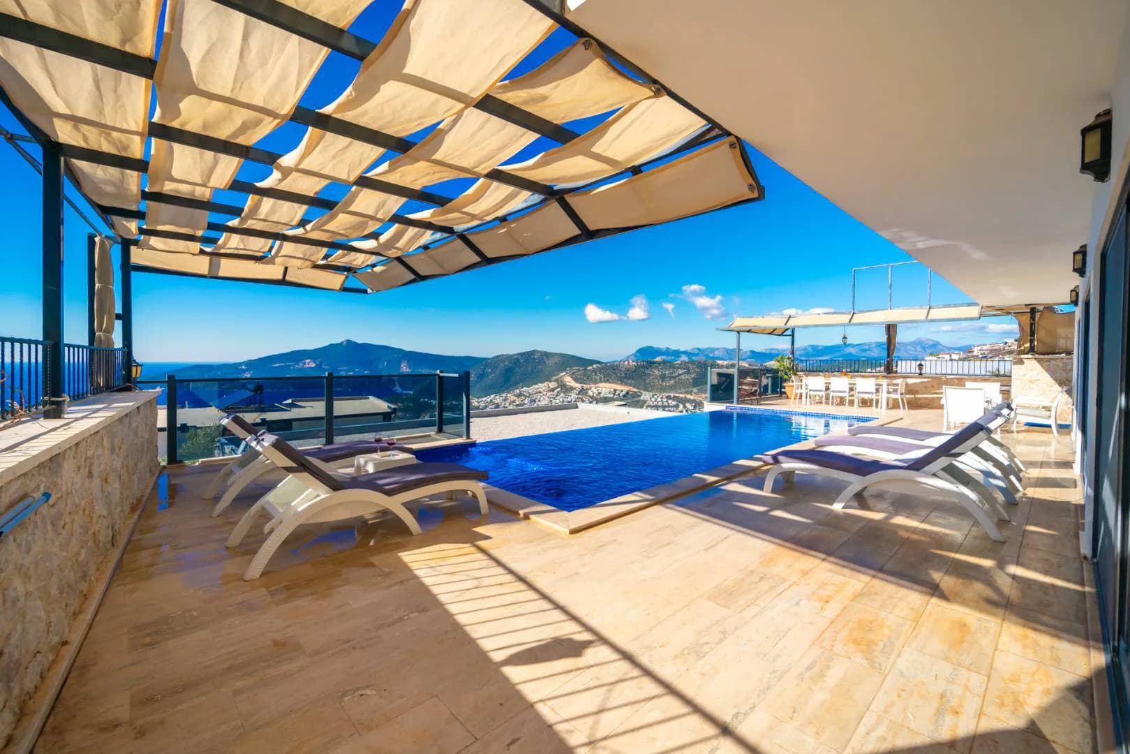 Kaş Bezirgan'da Göz Alıcı Manzaralı, Sonsuzluk Havuzlu, 4+1 Villa görsel 3