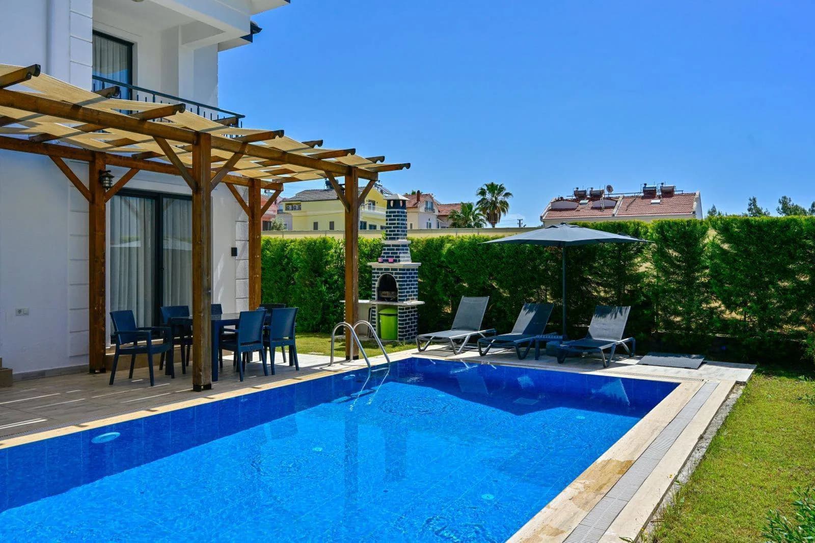 Fethiye Çiftlik'te Yemyeşil Bahçeli, Özel Havuzlu, Lüks Villa görsel 2