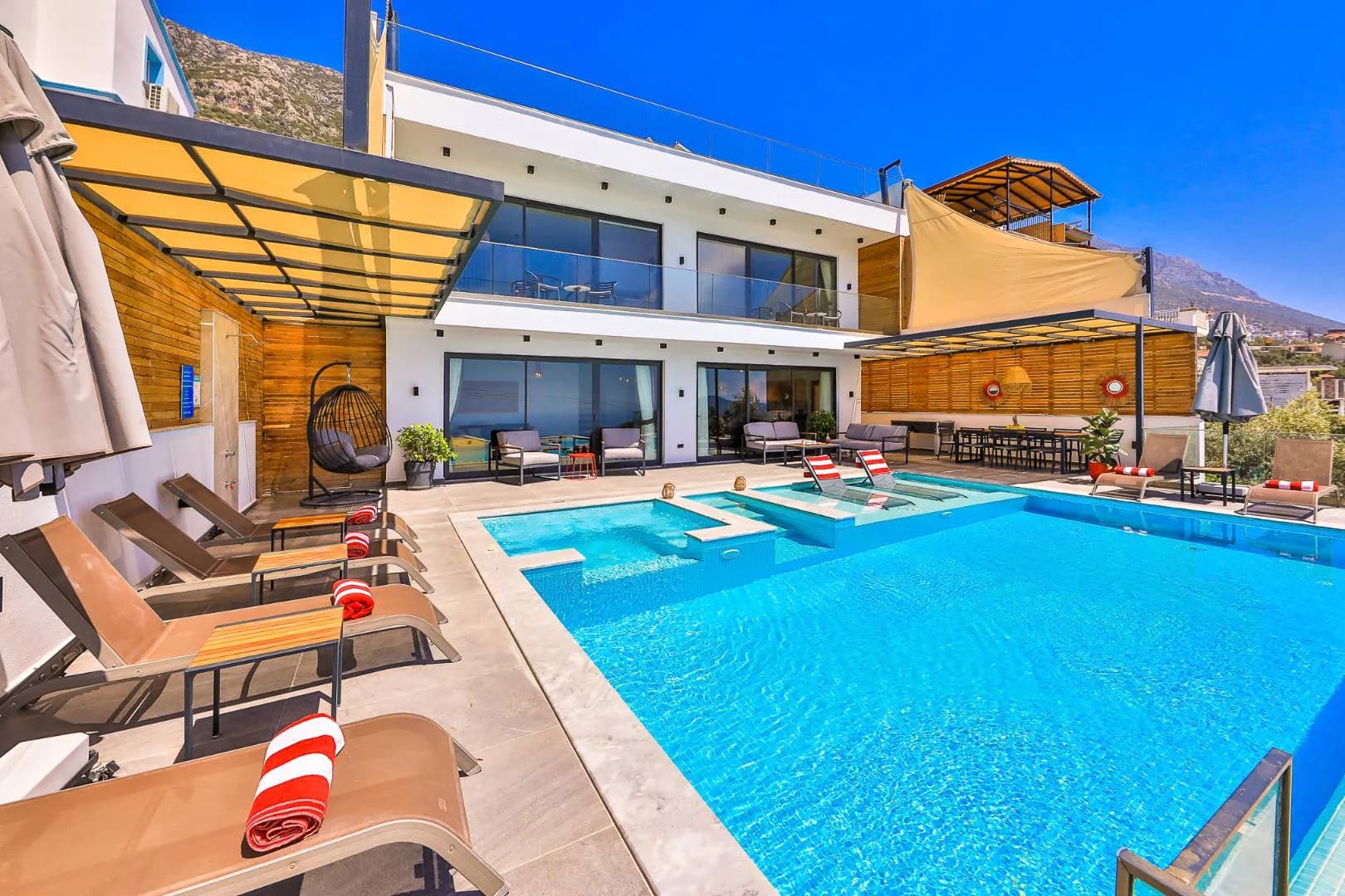 Kaş Kördere'de Deniz Manzaralı, Özel Havuzlu, Jakuzili Villa görsel 2