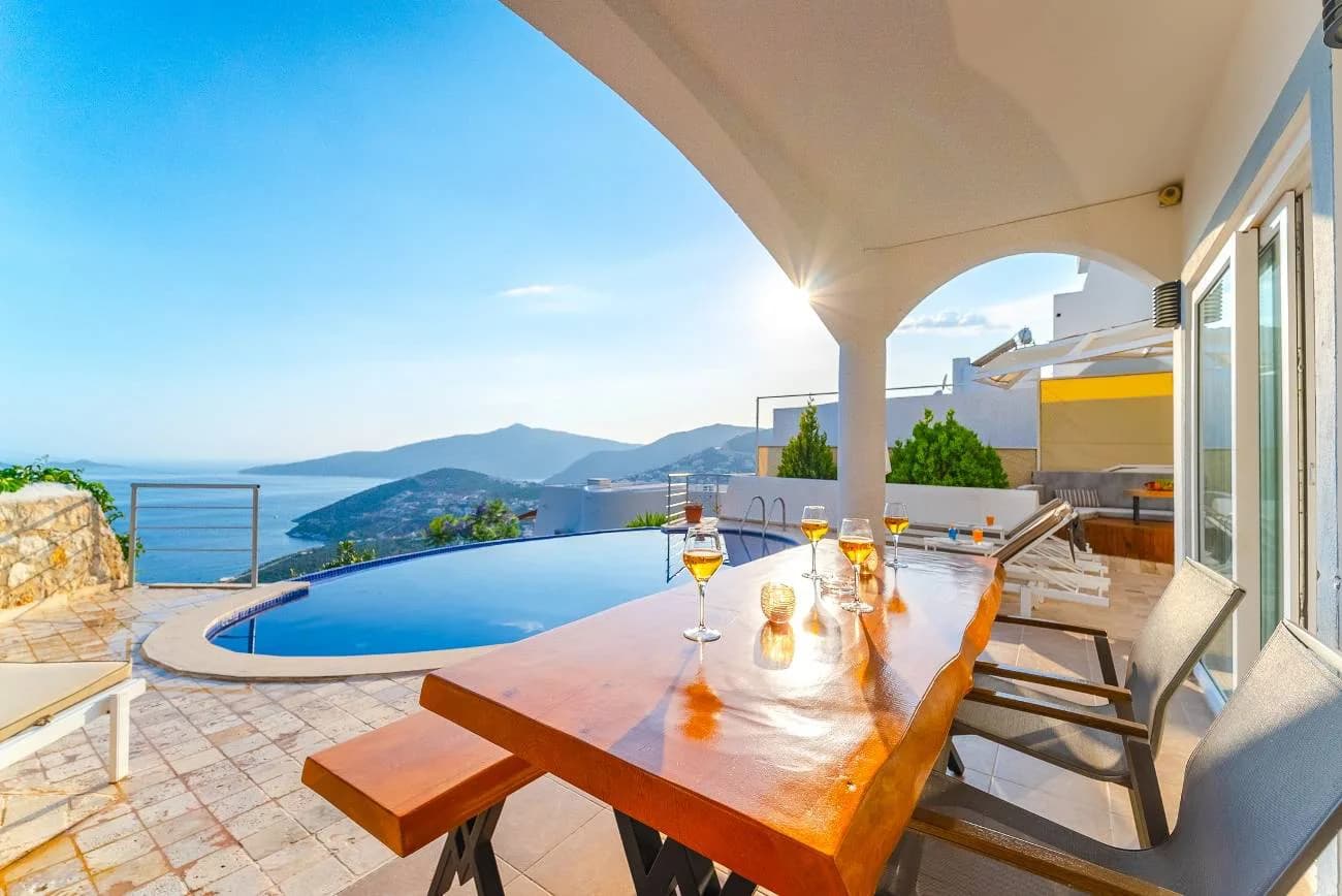 Kaş Kalkan'da Muhteşem Manzaralı, Özel Havuzlu, Merkezi Villa görsel 3
