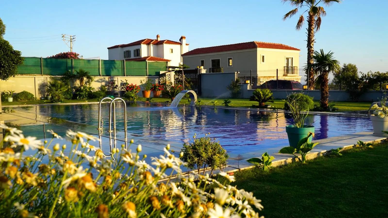 Çeşme Ovacık'ta Deniz Manzaralı, Özel Havuzlu, Lüks Villa görsel 2