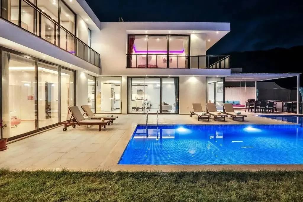 Kaş İslamlar'da Muhteşem Manzaralı, Özel Havuzlu, Modern Villa görsel 2