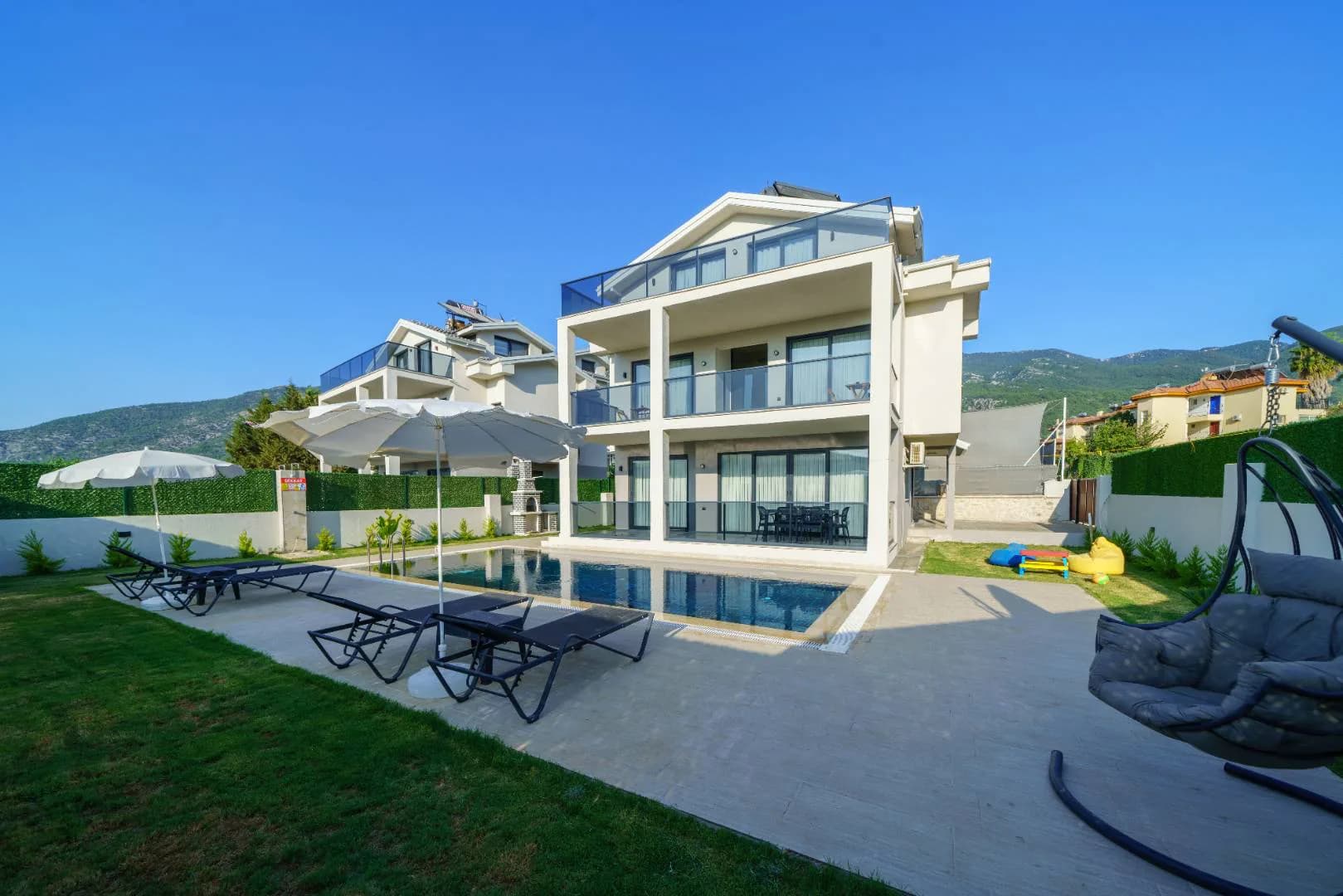 Muğla Fethiye'de Doğal Güzelliklere Yakın, Özel Havuzlu, Modern Villa görsel 3