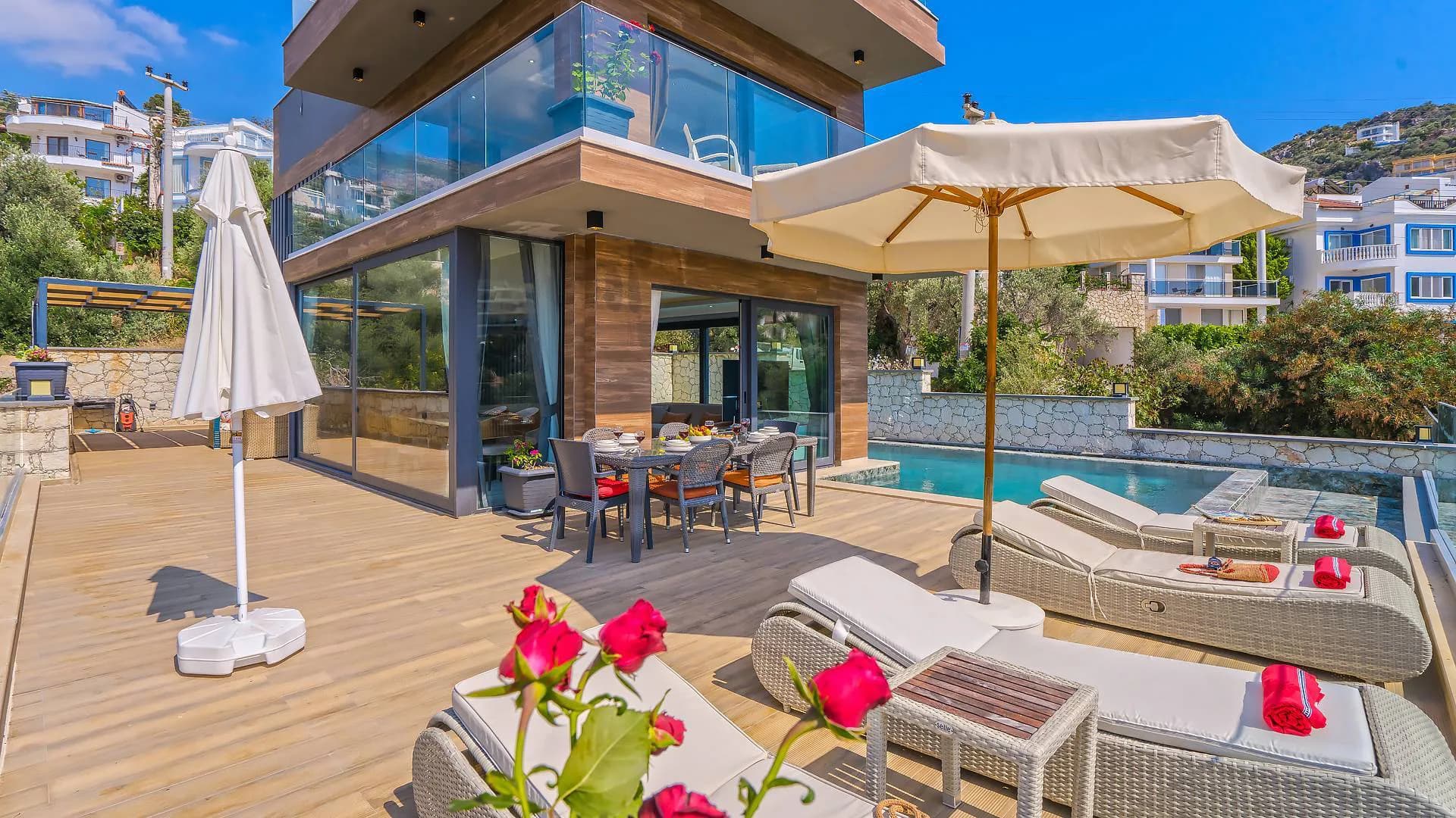 Kaş Kalkan'da Deniz Manzaralı, Isıtmalı Havuzlu, Görkemli Villa görsel 2